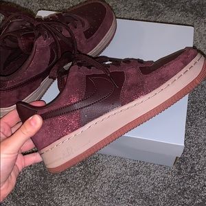 Air Force 1’s ‘07 Burgundy Glitter
